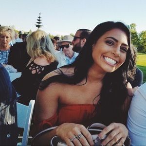 Meet your Posher, Gabriela